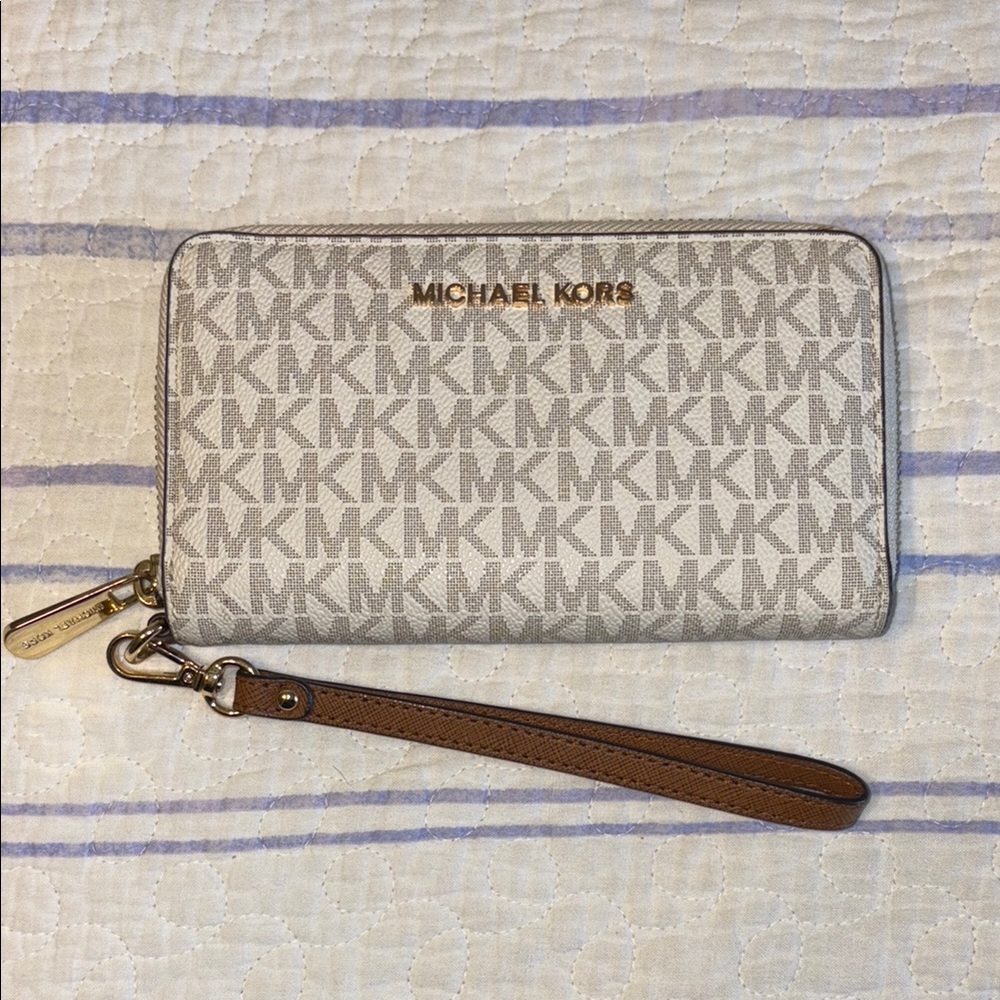 Michael Kors Vanilla Jet Set Signature Logo Smartphone Wristlet EUC